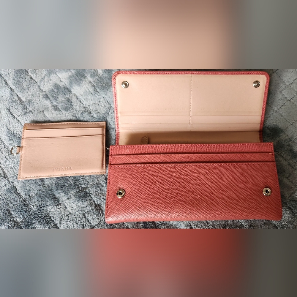 ✨🛍️ Pre-loved Prada Pink Saffiano Leather Wallet with COA. EUC. - Picture 11 of 15